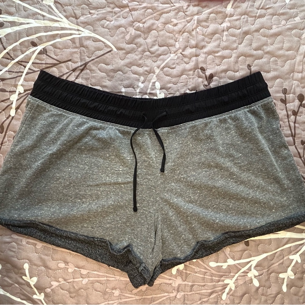 Women’s Xersion shorts XL